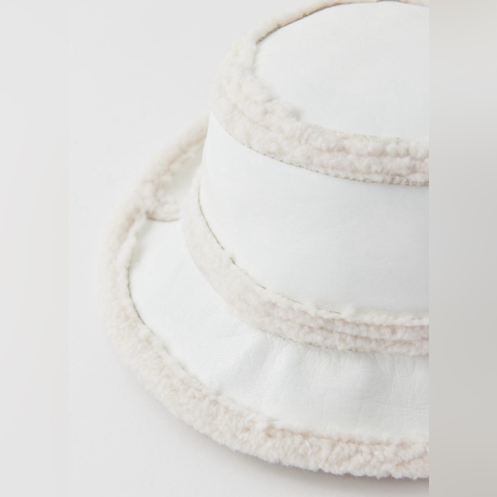 Urban Outfitters Bucket Fleece Hat
